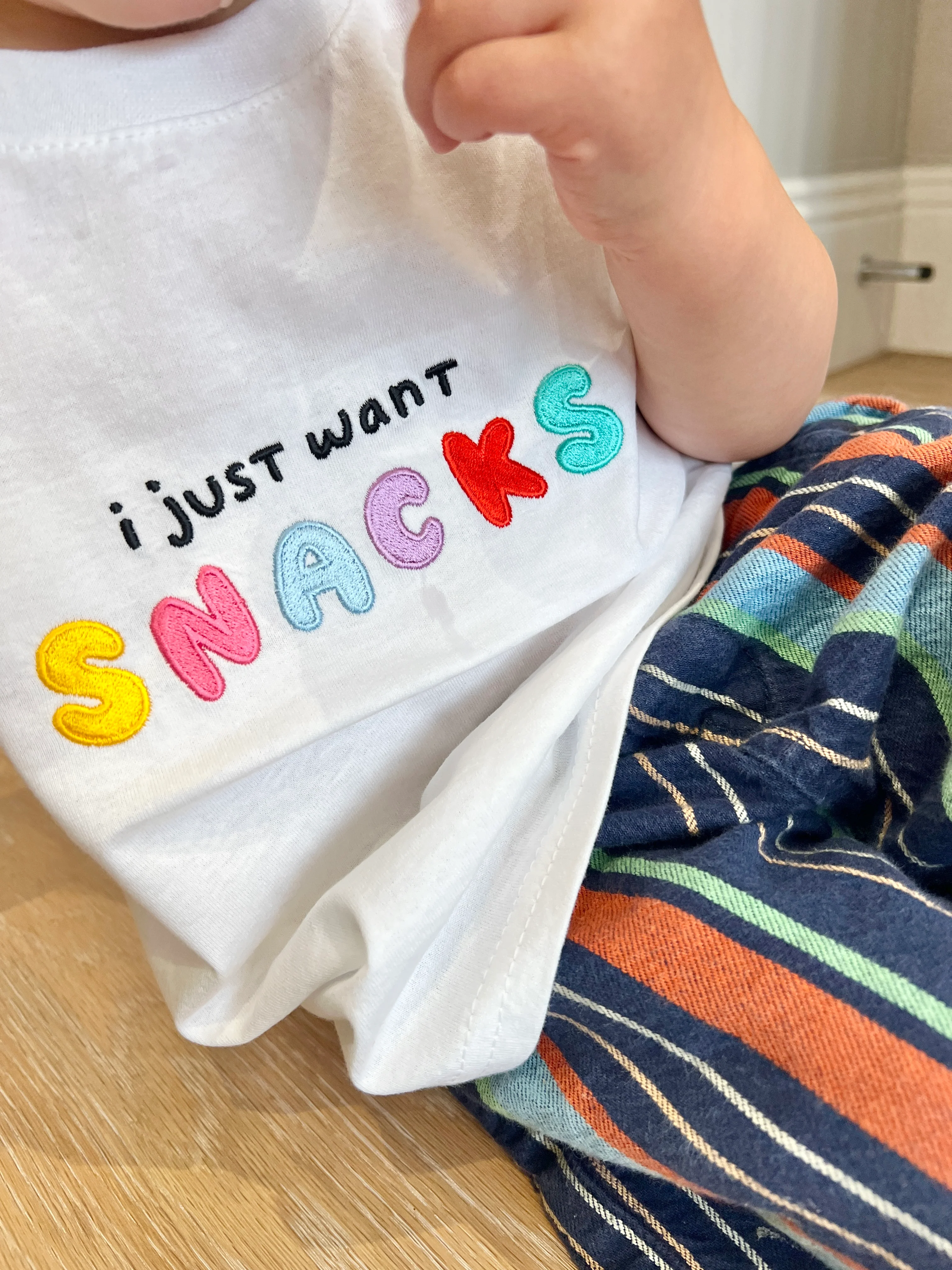 KIDS - I Just Want SNACKS T-Shirt - Image 5